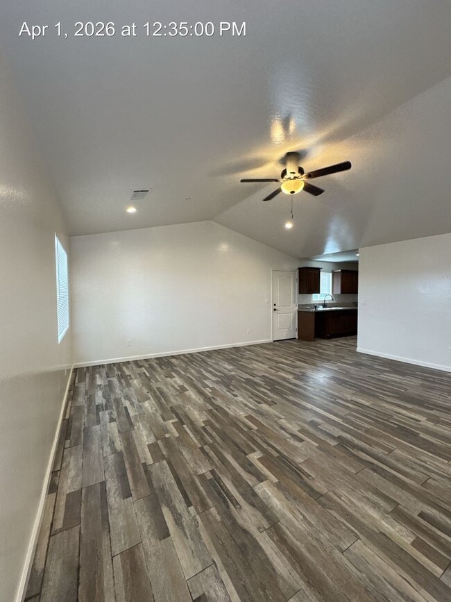 536 Benrus Ave in Corcoran, CA - Building Photo - Building Photo