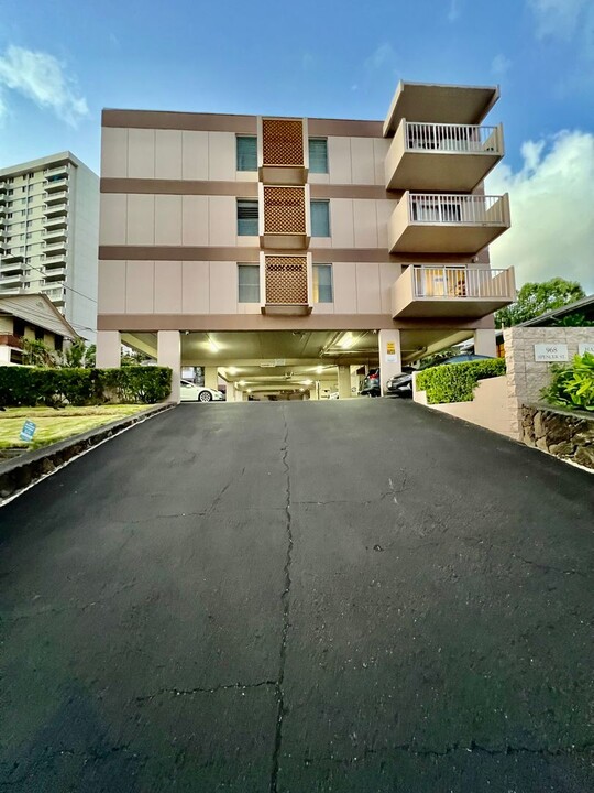 968 Spencer St in Honolulu, HI - Building Photo