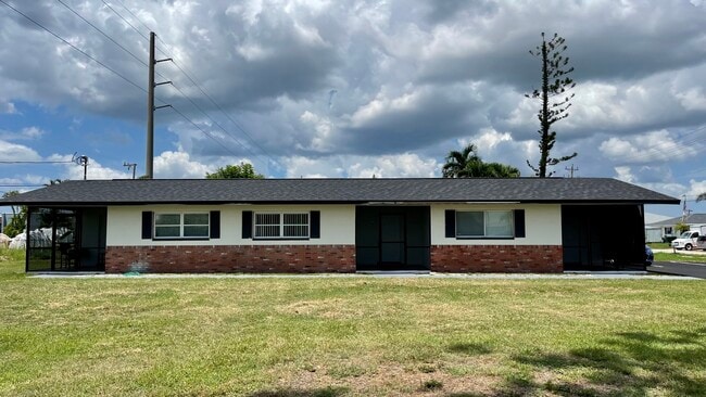 230 SW 47th Ter, Unit 2 in Cape Coral, FL - Building Photo - Building Photo