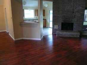 21603 Meadowhill Dr in Spring, TX - Foto de edificio - Building Photo