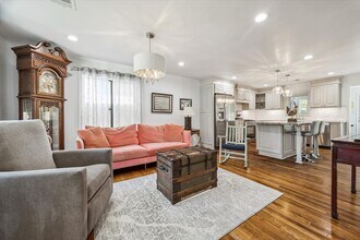 4710 Edison St in Houston, TX - Building Photo - Building Photo