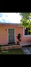 1060 NW 134th St in North Miami, FL - Building Photo - Building Photo