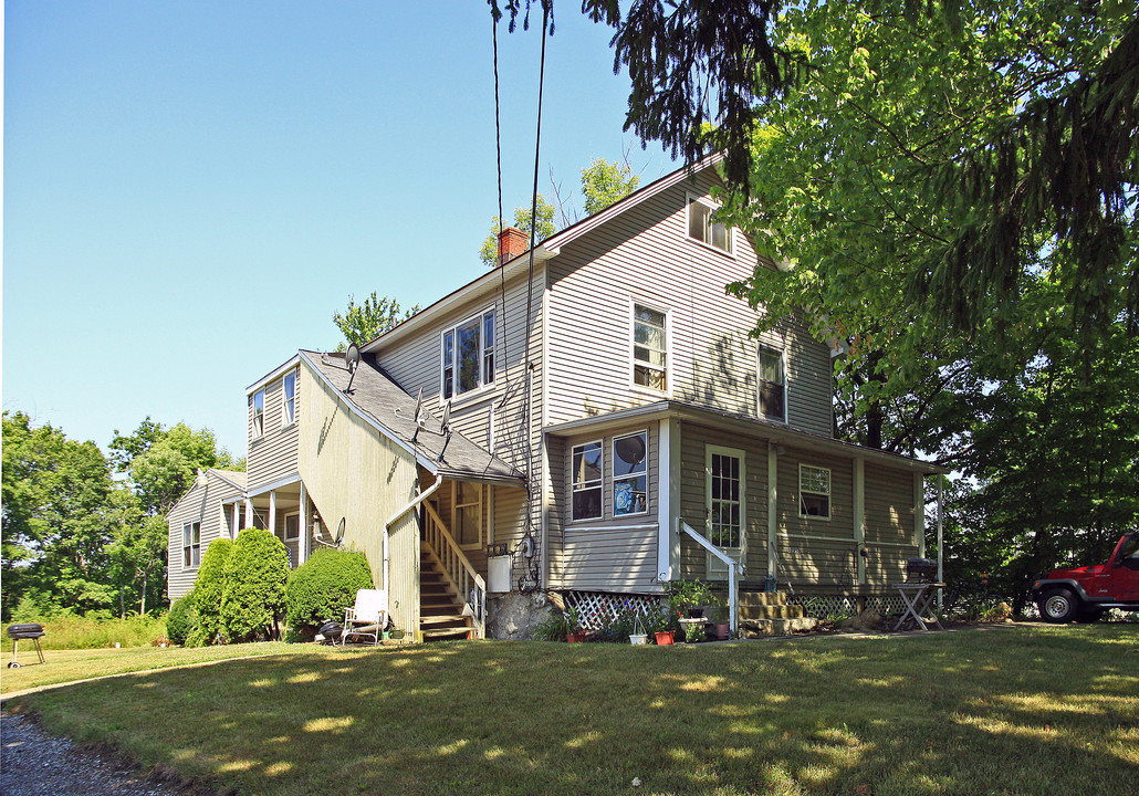 12550 Claridon Troy Rd in Chardon, OH - Building Photo