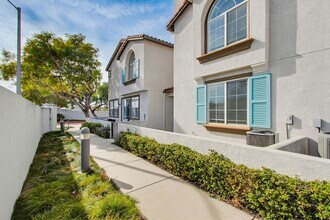 275 Reef Point Way in Oceanside, CA - Building Photo - Building Photo