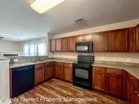 261 Emerald Isle Dr photo'