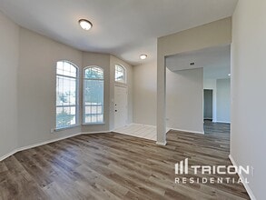 1081 Treehouse Ln in Red Oak, TX - Building Photo - Building Photo