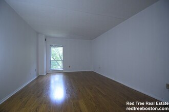 50-56 Broadlawn Park, Unit 3 in Boston College, MA - Building Photo - Building Photo