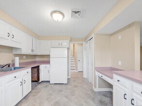 72 Pistapaug Rd in North Branford, CT - Building Photo - Building Photo