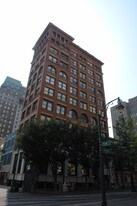 10 Main St in Memphis, TN - Building Photo