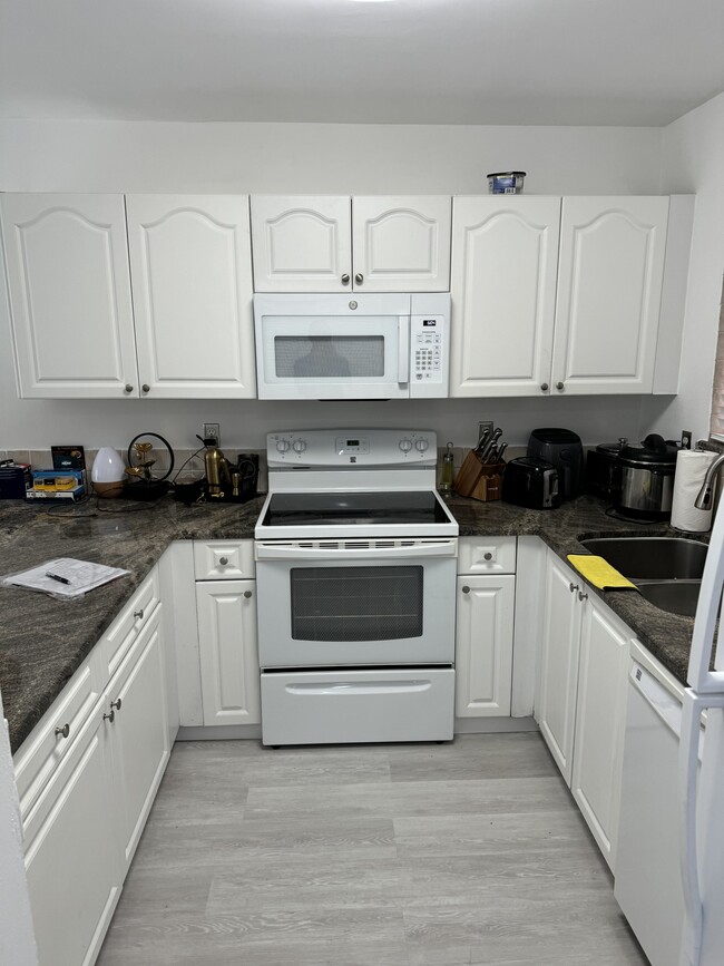 6235 SW Kendale Lakes Cir, Unit Paseo Real Condominium in Miami, FL - Building Photo - Building Photo