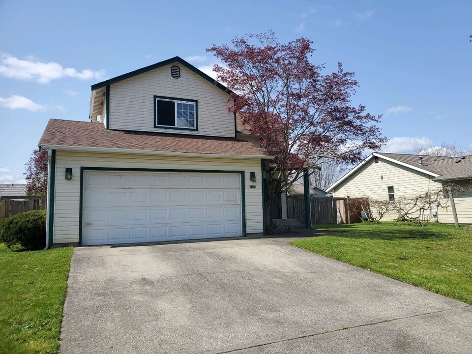 5905 Cherokee Loop SE in Lacey, WA - Building Photo