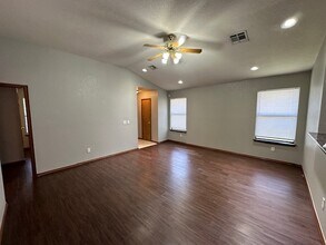 10305 Plymouth Ct in Oklahoma City, OK - Building Photo - Building Photo