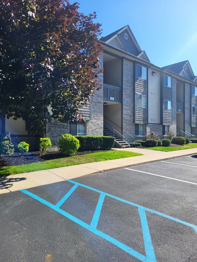 18400 N Ridge Ct, Unit #3 in Spring Lake, MI - Foto de edificio - Building Photo
