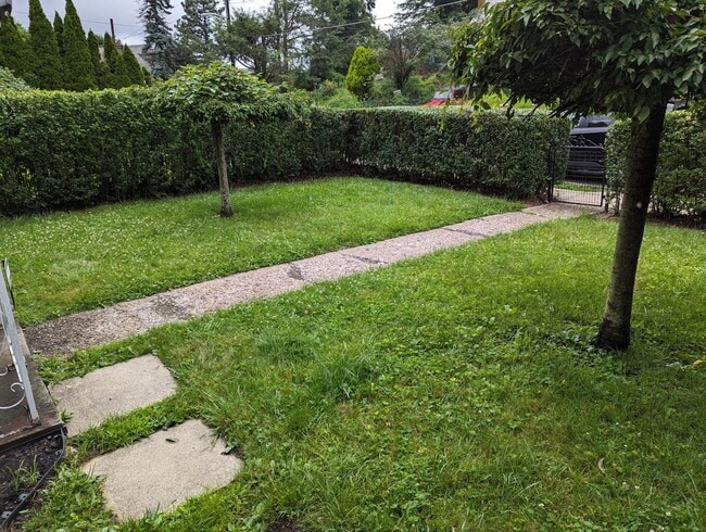 3351 Portola Ave in Pittsburgh, PA - Building Photo - Building Photo