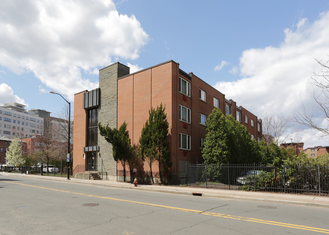 519-525 Hudson St in Hartford, CT - Foto de edificio - Building Photo