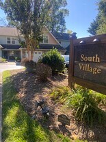 4 Rathfarnham Rd, Unit 2 BR 2 BTH FURNSHED CONDO in Asheville, NC - Building Photo