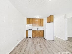 409 Iolani Ave in Honolulu, HI - Building Photo - Building Photo