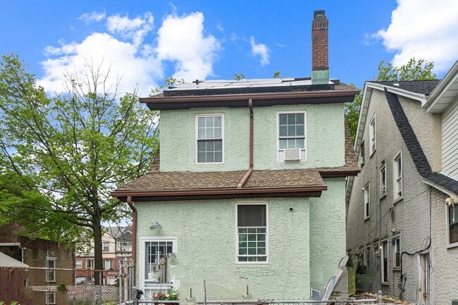 83-23 160th St in Queens, NY - Building Photo - Building Photo