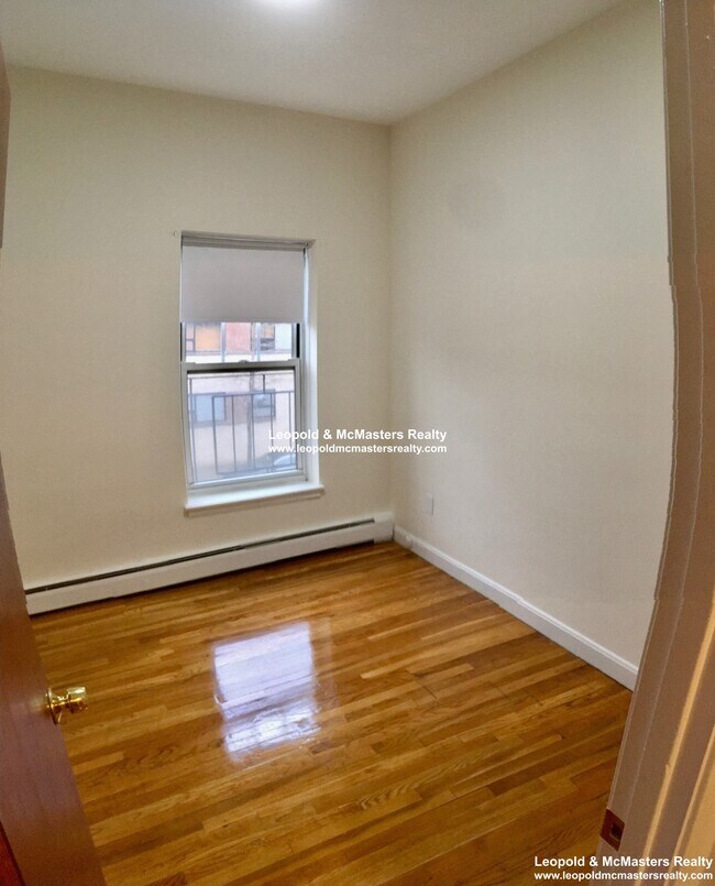 180 North Beacon St, Unit 3 in Boston, MA - Building Photo - Building Photo