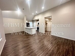 1203 N Clay St in Ennis, TX - Building Photo - Building Photo