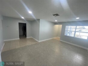 347 SW 15th St in Pompano Beach, FL - Building Photo - Building Photo