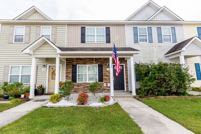 530 Oyster Rock Ln in Sneads Ferry, NC - Building Photo - Building Photo