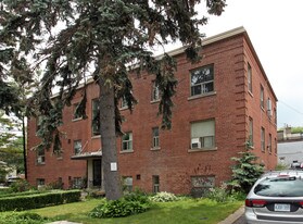 870 Millwood Rd in Toronto, ON - Building Photo