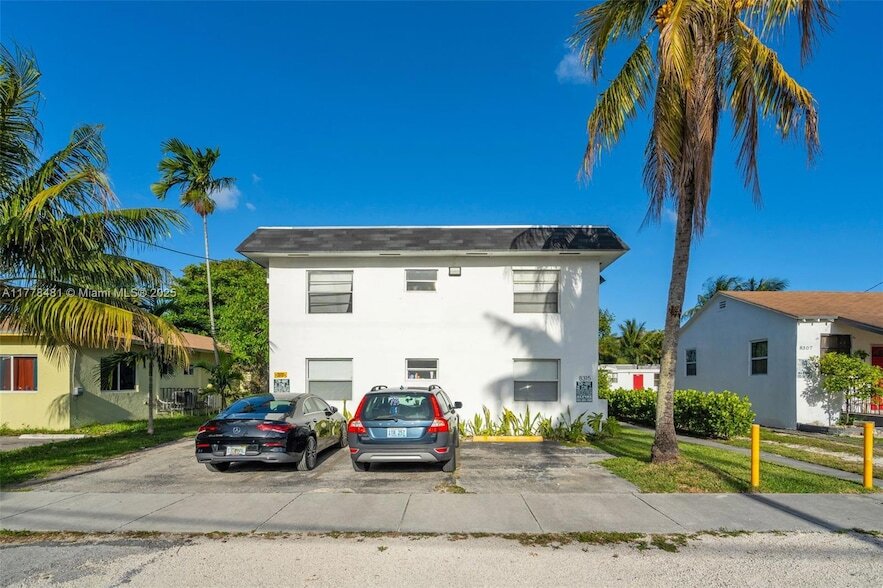 8315 NE Miami Ct, Unit 5 in Miami, FL - Building Photo