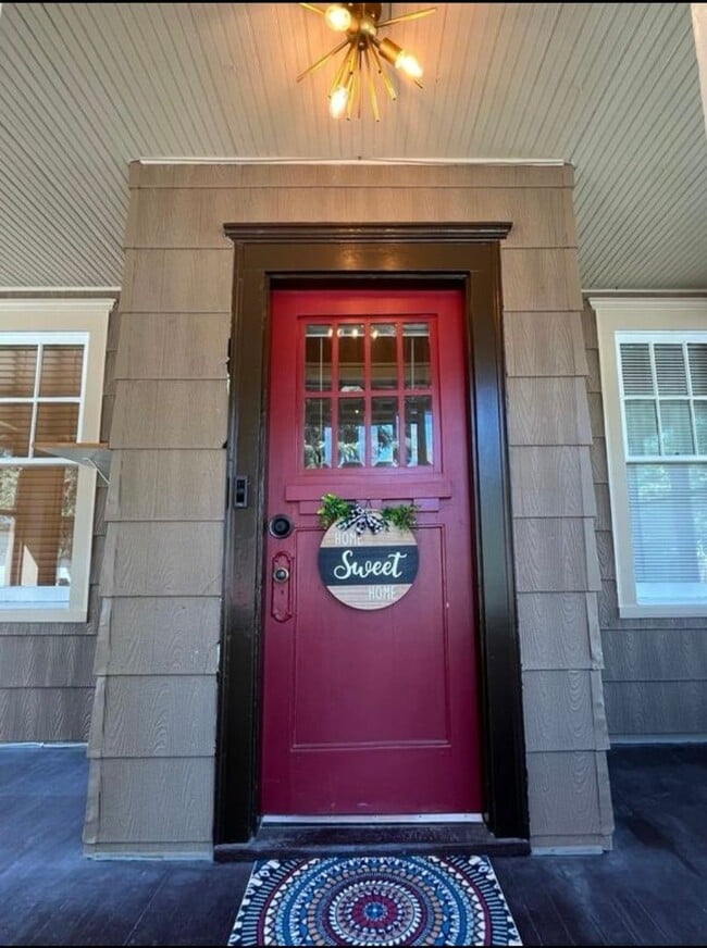 828 S 49th St in Omaha, NE - Foto de edificio - Building Photo