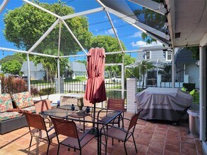 12063 Basin St W in Wellington, FL - Building Photo - Building Photo