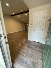 8408 Dixon Dr in Austin, TX - Building Photo - Building Photo