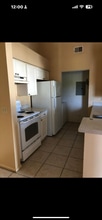 1218 Bermuda Lakes Ln, Unit 201 in Kissimmee, FL - Foto de edificio - Building Photo