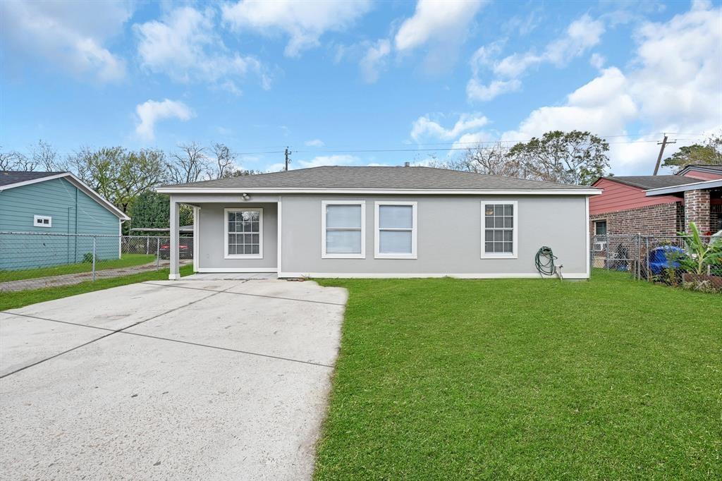 5427 Shamrock St in Houston, TX - Building Photo
