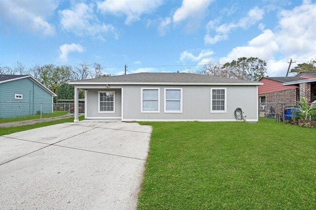 property at 5427 Shamrock St