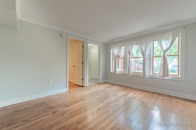 3108 N St Louis Ave in Chicago, IL - Building Photo - Building Photo