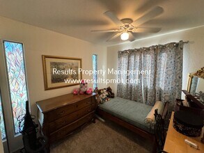 1675 Vernon St in Roseville, CA - Foto de edificio - Building Photo