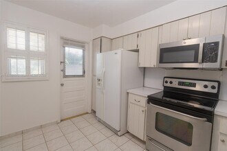 441 NE 195th St in Miami, FL - Building Photo - Building Photo