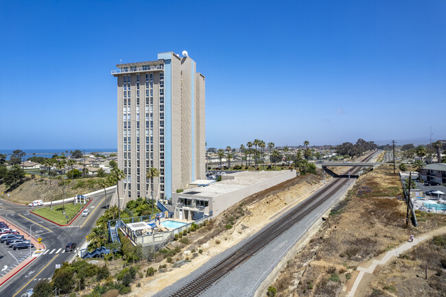 Marina Towers in Oceanside, CA - Building Photo - Building Photo