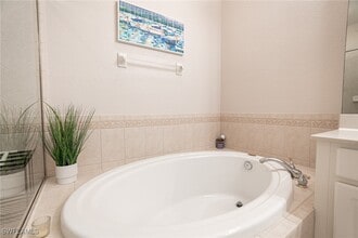 13841 Lake Mahogany Blvd in Ft. Myers, FL - Building Photo - Building Photo