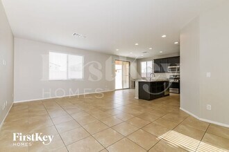 6354 Point Isabel Way in Las Vegas, NV - Building Photo - Building Photo
