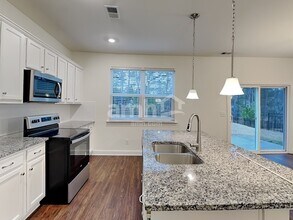 6233 Bridlewood Ln in Douglasville, GA - Foto de edificio - Building Photo