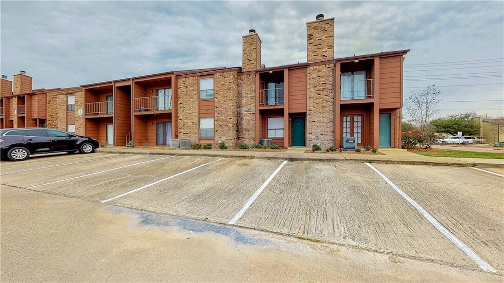 904 University Oaks Blvd, Unit 82 in College Station, TX - Building Photo