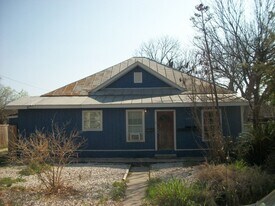 340 McKinley Ave in San Antonio, TX - Building Photo