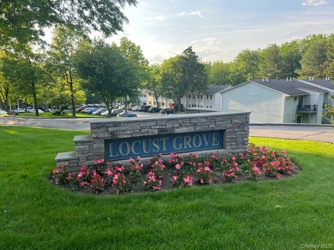 property at 2 Locust Ct