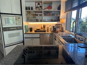 3200 Wailea Alanui Dr in Kihei, HI - Building Photo - Building Photo