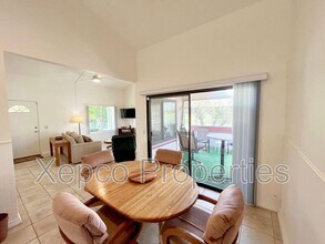 2010 Lawrence Crossley Rd in Palm Springs, CA - Building Photo - Building Photo