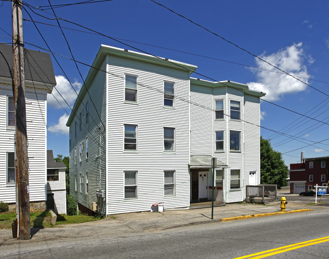 82 Hill St in Biddeford, ME - Building Photo - Building Photo