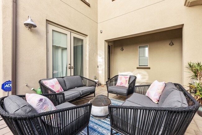 6705 Elegante Wy in San Diego, CA - Building Photo - Building Photo