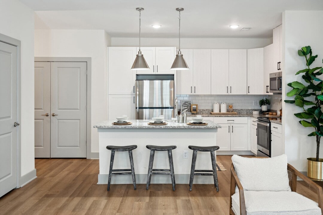 The Isley at Windsor Hill in North Charleston, SC - Building Photo