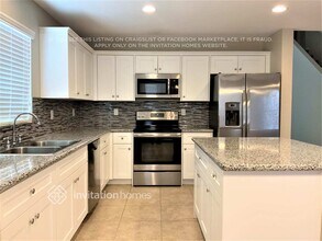 3300 W Carlos Ln in San Tan Valley, AZ - Foto de edificio - Building Photo